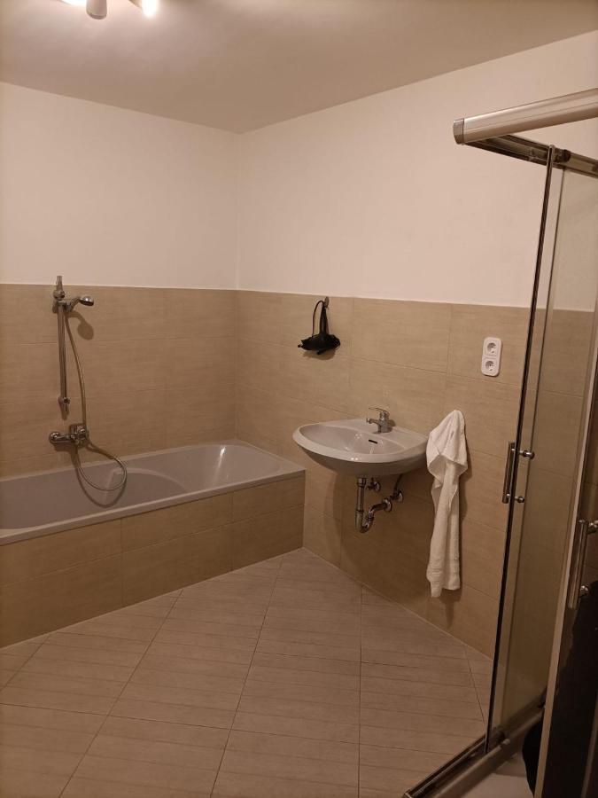 Ferienwohnung Krefeld House - 20 Min to DUS AIRPORT&MESSE Exterior foto